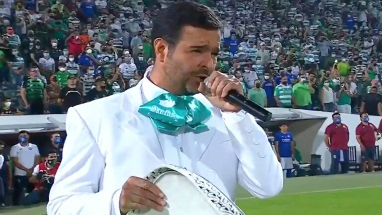 PABLO MONTERO SE DISCULPA POR CANTAR MAL EL HIMNO NACIONAL