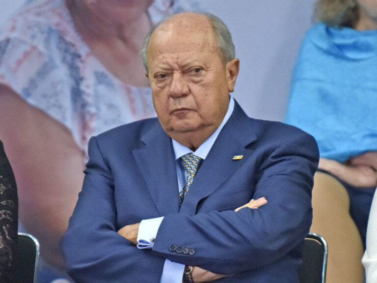 «INSTRUCCIÓN CUMPLIDA», LE DICE DIRECTOR DE PEMEX A AMLO SOBRE EX LÍDER PETROLERO