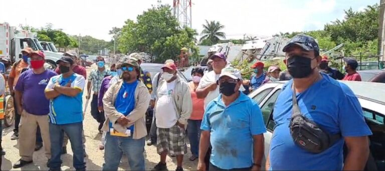 PARO DE BRAZOS CAÍDOS MÁS DE MIL TRABAJADORES SINDICALIZADOS DEL MUNICIPIO CHETUMAL