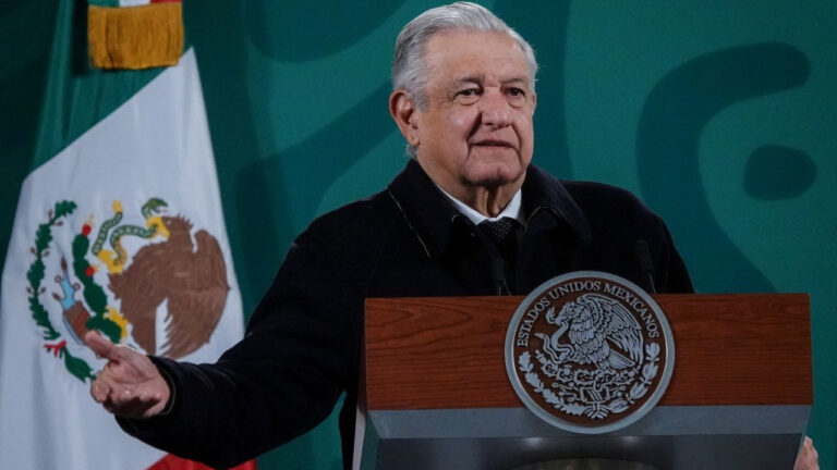 AMLO respalda cambio de horario, ‘al parecer sí ayuda’, dice