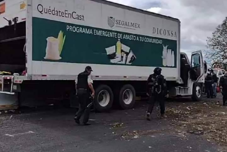 Descubren a 38 migrantes tras accidente en supuesto camión de Diconsa en Veracruz