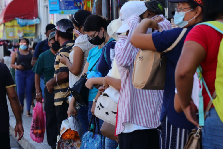 Reportan casi  800 nuevos contagios de COVID  en Yucatán