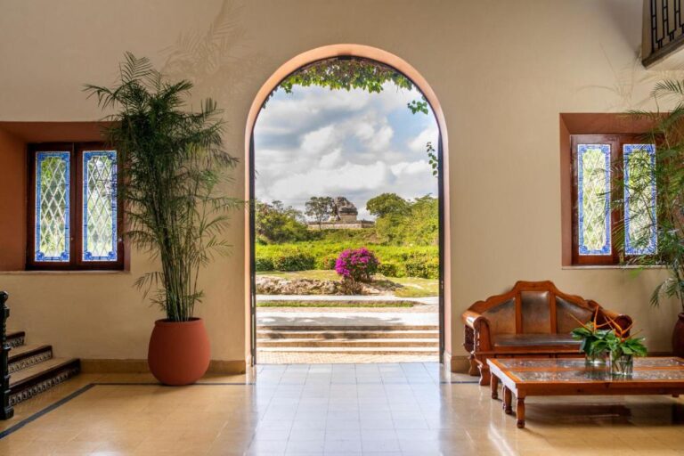 Embargan predios en Chichén Itzá a Fernando Barbachano por fraude y despojo a Rosas Moya
