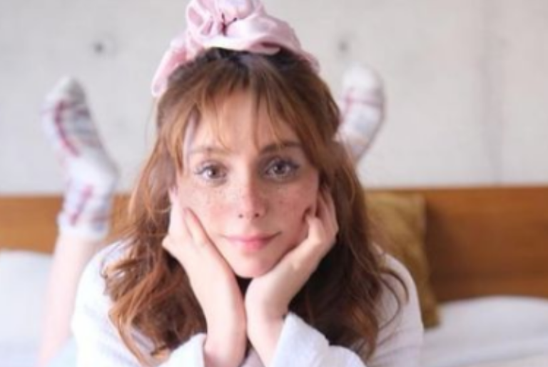 Con tierna imagen, Natalia Tellez presume su debuta como mamá