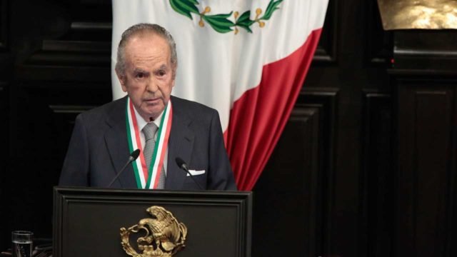 AMLO lamenta muerte del empresario Alberto Baillères