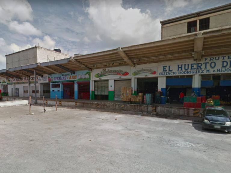 Luis Moisés González y «Huacho» Díaz tejen telaraña en la Central de Abastos de Mérida