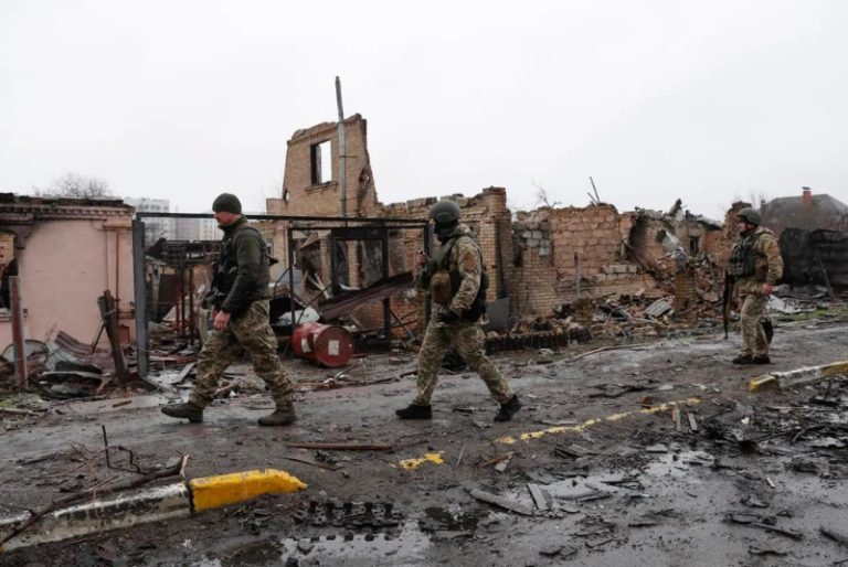 Biden pide juzgar a Putin por crímenes de guerra por masacre en Bucha, Ucrania