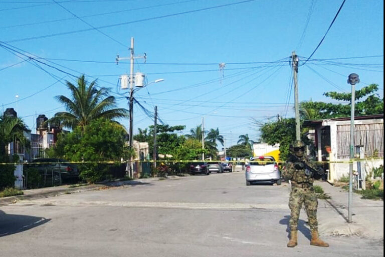 Sicarios asesinan a un hombre y dejan herido a otro en Las Palmas, Cancún