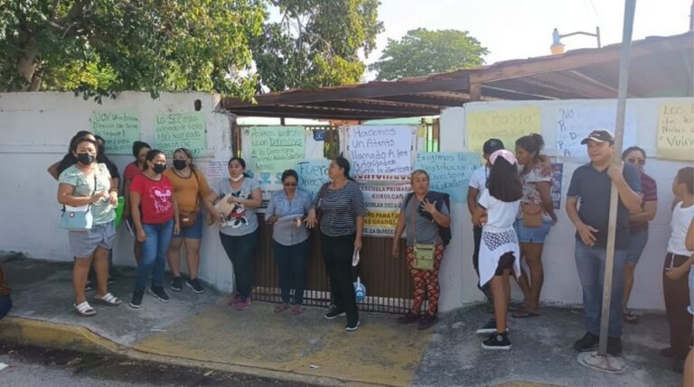 Padres Exigen Cambios en la Primaria «Kukulcán» de Mérida