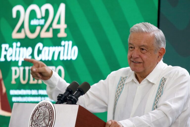«El presidente López Obrador encabeza conmemoración del centenario de la muerte de Felipe Carrillo Puerto en Mérida»