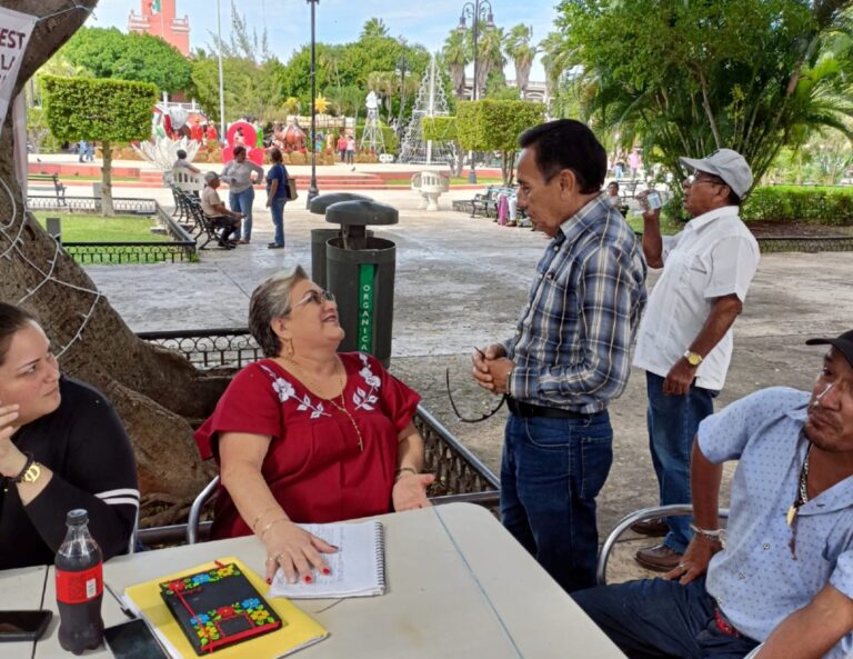 «Movimiento de Inconformidad en Morena: Protesta en Plaza Grande de Mérida contra Imposición de Precandidatos»